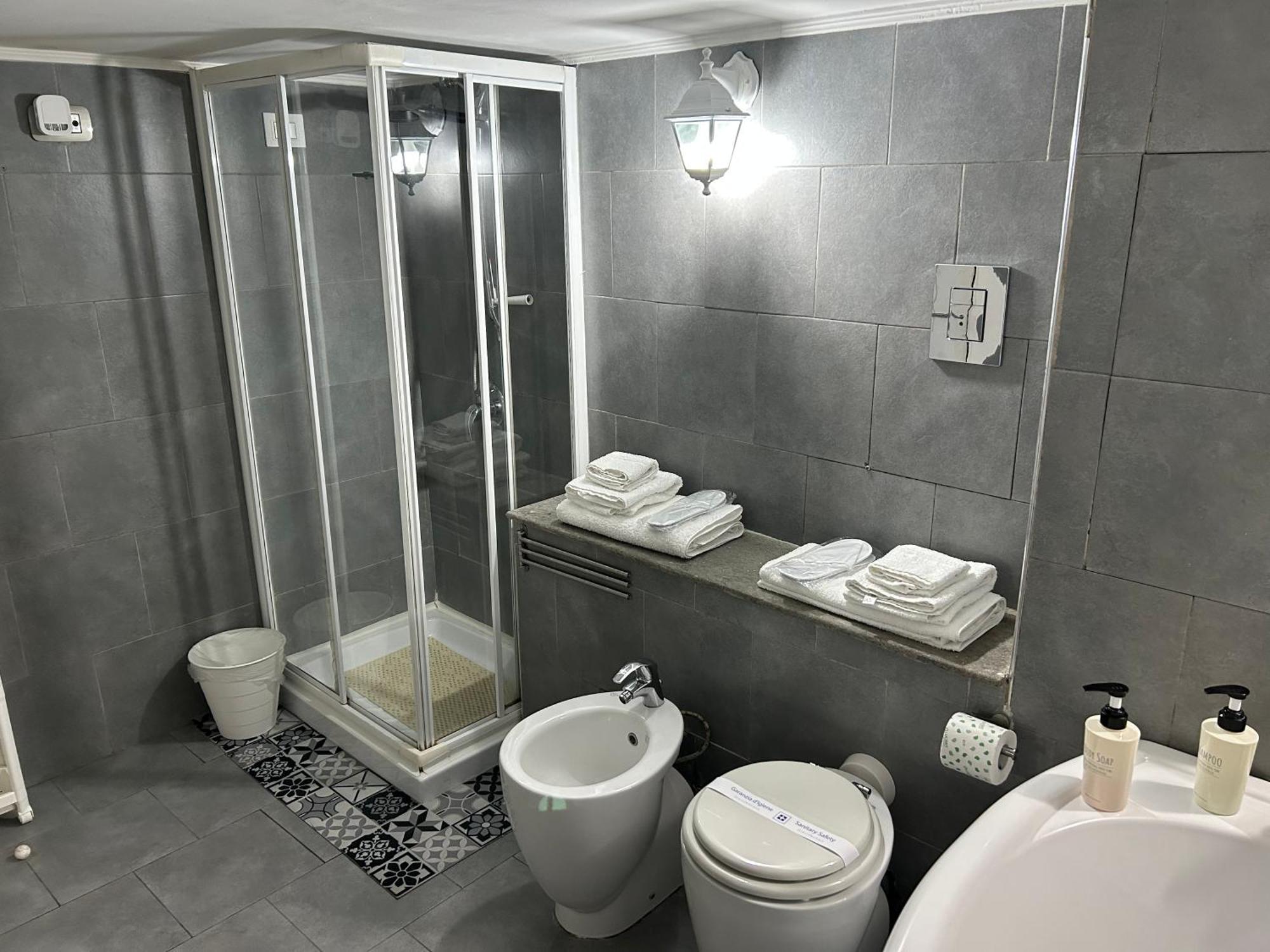 A Un Passo Dal Castello Maschio Angioino Appartment نابولي المظهر الخارجي الصورة