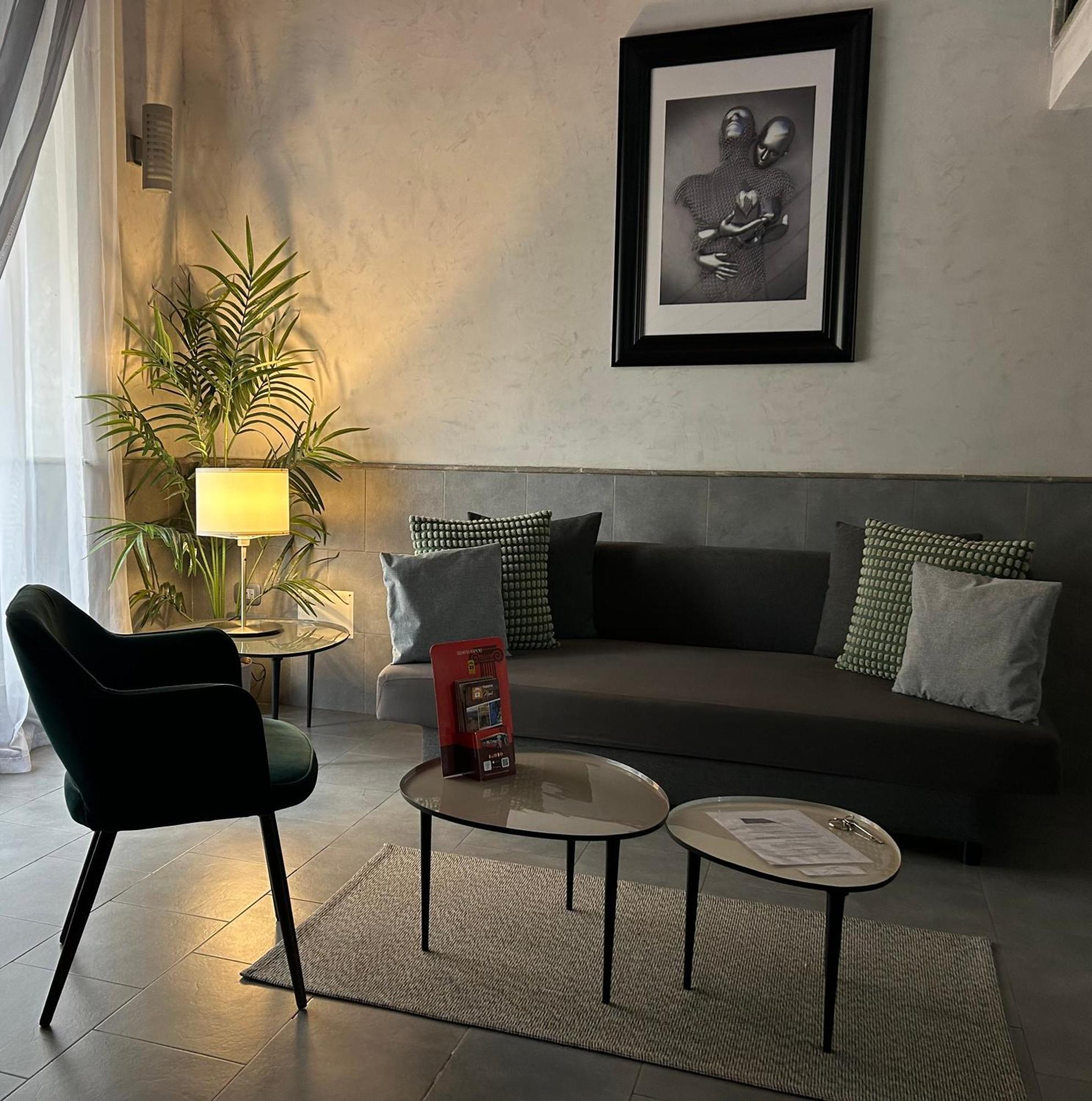 A Un Passo Dal Castello Maschio Angioino Appartment نابولي المظهر الخارجي الصورة